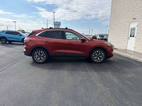 Used 2020 Ford Escape Titanium AWD/4WD image 4