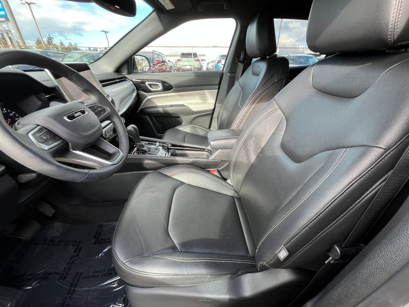 Used 2025 Jeep Compass Limited AWD/4WD image 27