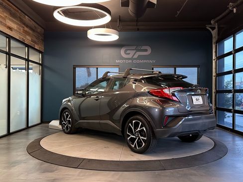 Used 2018 Toyota C-HR XLE image 5