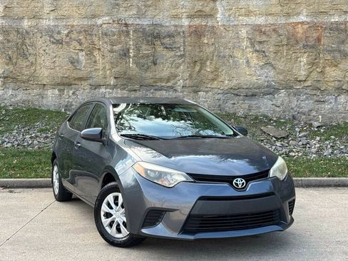 Used 2016 Toyota Corolla image 2