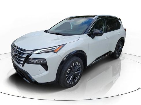 New 2026 Nissan Rogue Platinum image 3