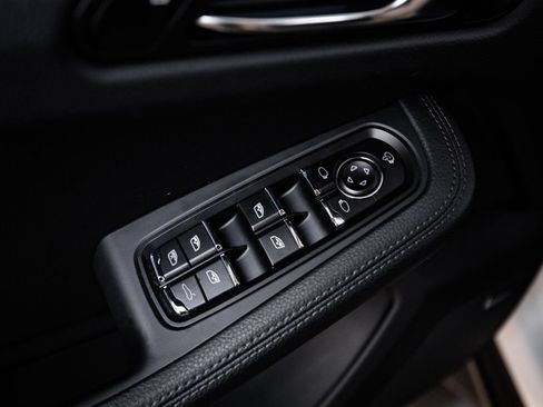 Certified 2026 Porsche Macan AWD/4WD image 22