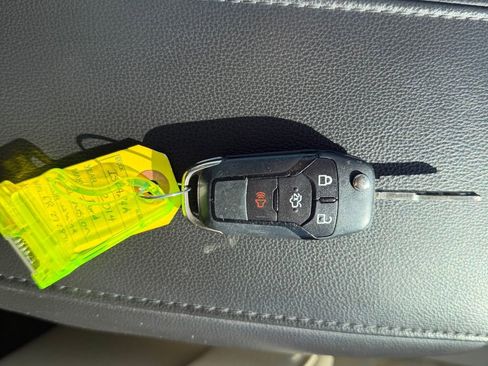 Used 2014 Ford Fusion SE image 23