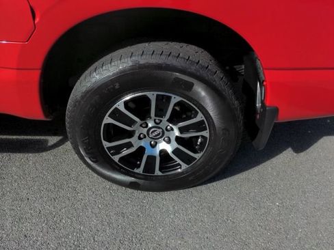 Used 2024 Nissan Titan SV w/ Accessory Utility Package image 8