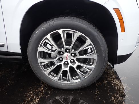 New 2026 GMC Yukon XL Denali w/ Sun & Power Step Package image 11