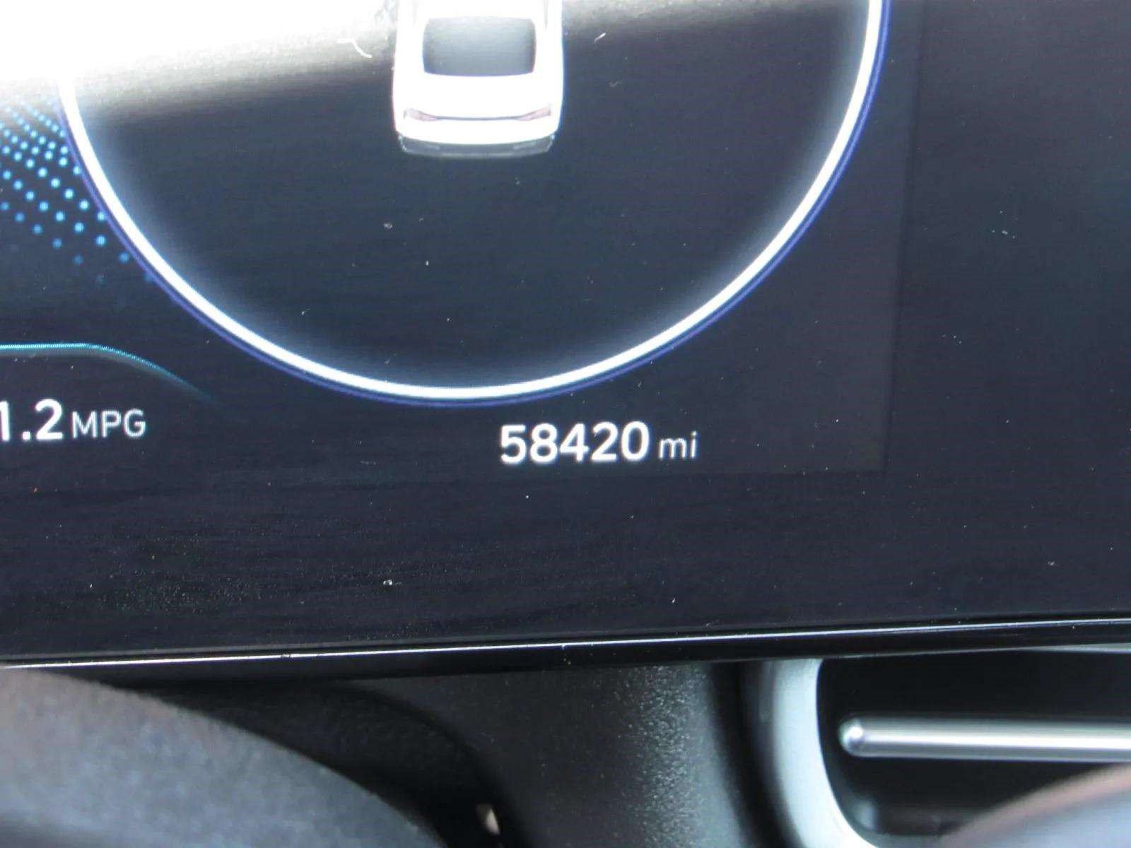 Used 2024 Hyundai Elantra SEL FWD image 25