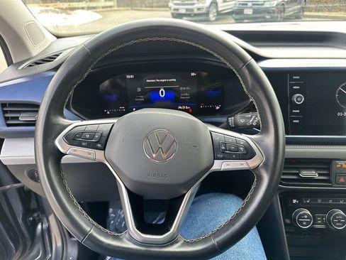 Used 2024 Volkswagen Taos SE image 35