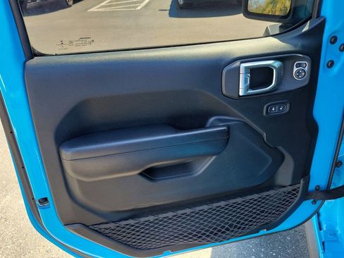 Used 2021 Jeep Wrangler Unlimited Freedom Edition image 17