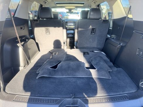 Used 2023 GMC Acadia Denali w/ Black Diamond Edition image 6