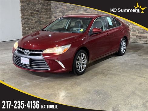 Used 2017 Toyota Camry XLE image 1
