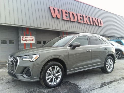 Used 2025 Audi Q3 2.0T Premium image 2