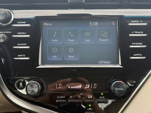 Used 2018 Toyota Camry XLE FWD image 35