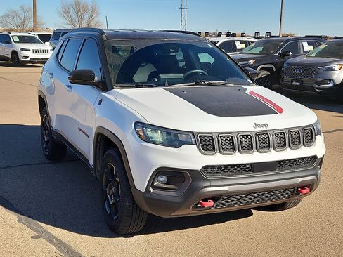 Used 2023 Jeep Compass Trailhawk image 6