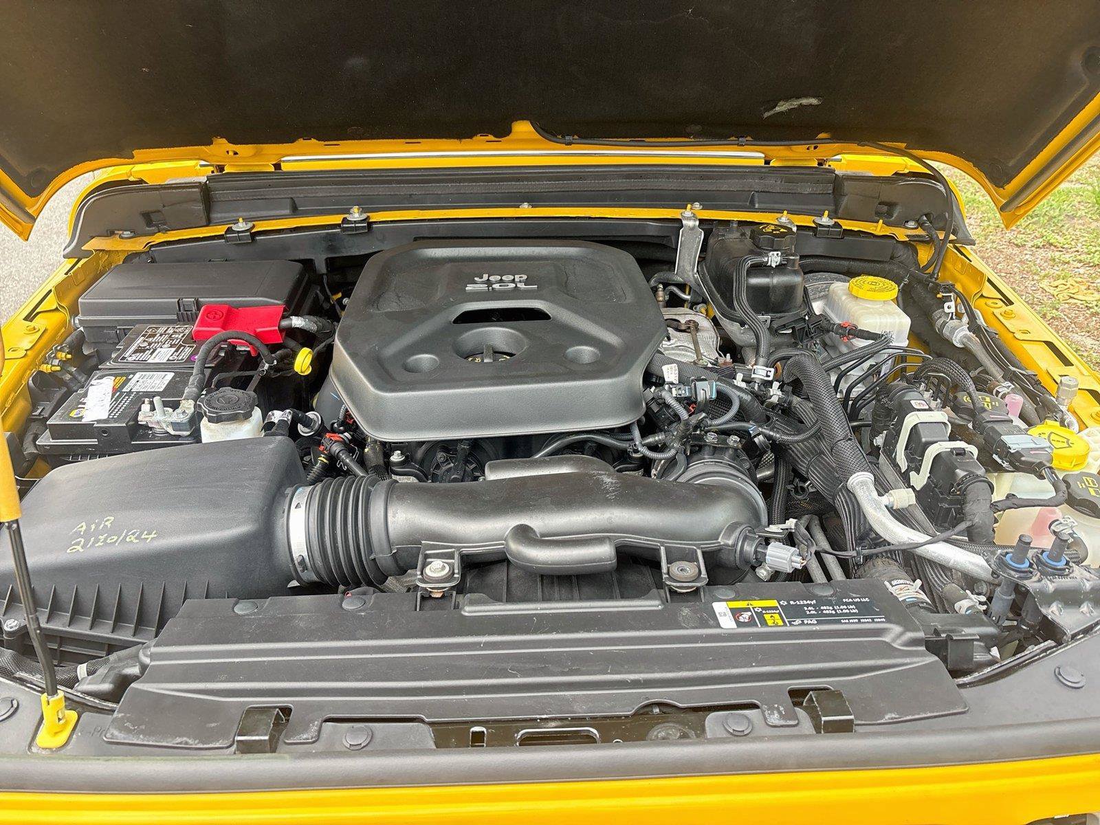Used 2019 Jeep Wrangler Unlimited Sahara AWD/4WD image 29