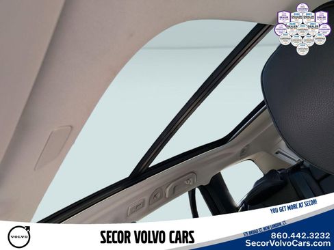 Used 2025 Volvo V60 B5 Cross Country Plus AWD/4WD image 12