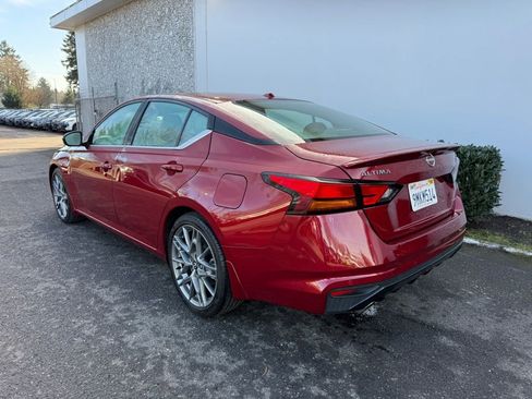 Used 2024 Nissan Altima 2.0 SR image 12