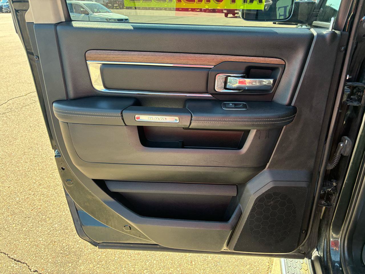 Used 2016 RAM 1500 Laramie AWD/4WD image 13
