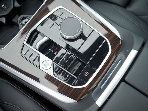 Used 2026 BMW X5 sDrive40i w/ M Sport Package RWD image 18