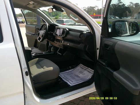 Used 2023 Toyota Tacoma SR AWD/4WD image 14