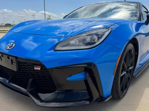 Used 2024 Toyota GR86 Premium image 11
