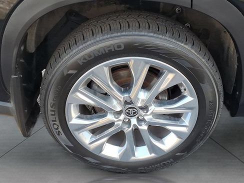 Used 2023 Toyota Highlander Limited AWD/4WD image 33