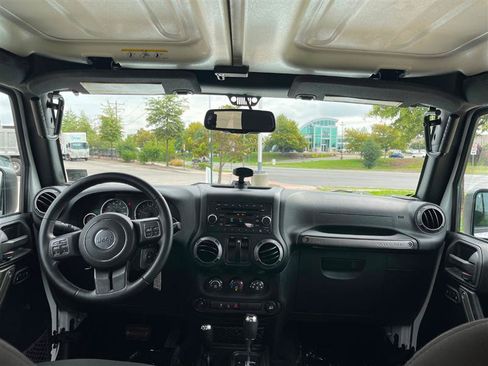 Used 2016 Jeep Wrangler Sport w/ Quick Order Package 24S AWD/4WD image 8