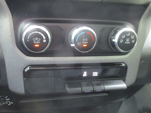 Used 2022 RAM 2500 Tradesman AWD/4WD image 12