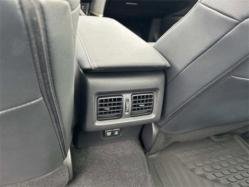 Used 2025 Toyota Camry XLE image 17