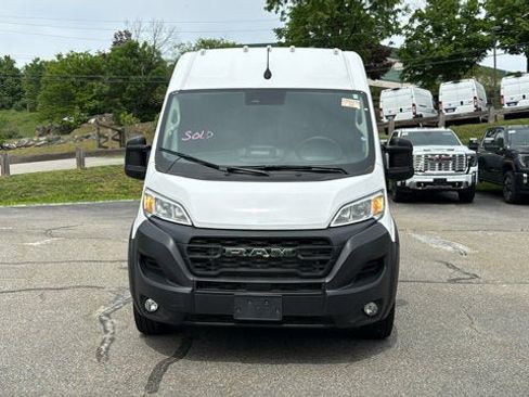 Used 2025 RAM ProMaster 2500 w/ Convenience Group FWD image 3