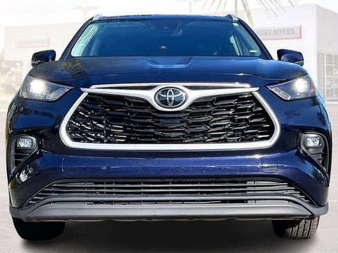 Used 2023 Toyota Highlander XLE image 28