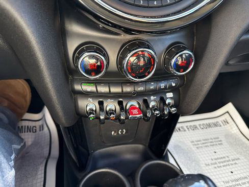 Used 2018 MINI Cooper S image 16