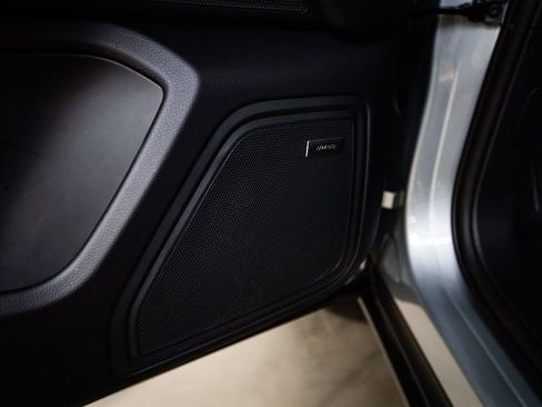 Certified 2026 Porsche Macan image 21