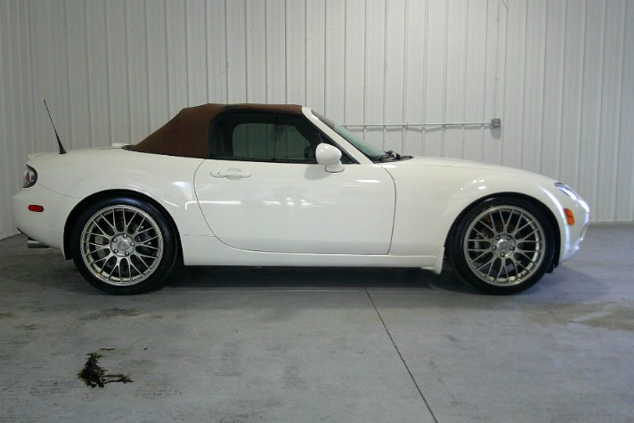 Used 2007 MAZDA MX-5 Miata Grand Touring w/ Premium Pkg RWD image 5