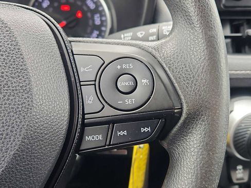 Used 2019 Toyota RAV4 LE w/ Carpet Mat Package AWD/4WD image 19