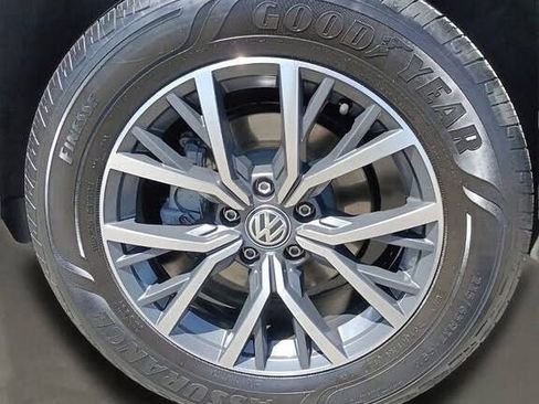 Used 2021 Volkswagen Tiguan S image 12