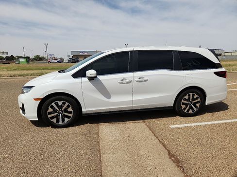 New 2026 Honda Odyssey EX-L image 2