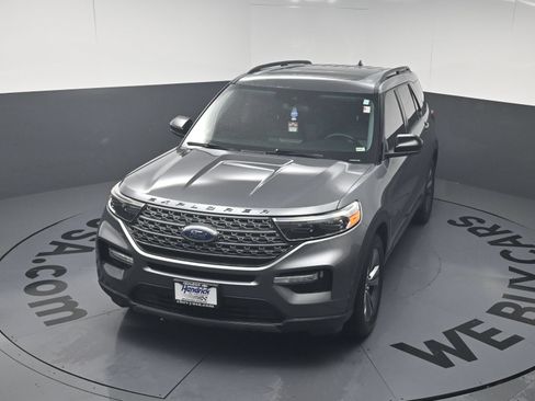 Used 2022 Ford Explorer XLT w/ Equipment Group 202A RWD image 13
