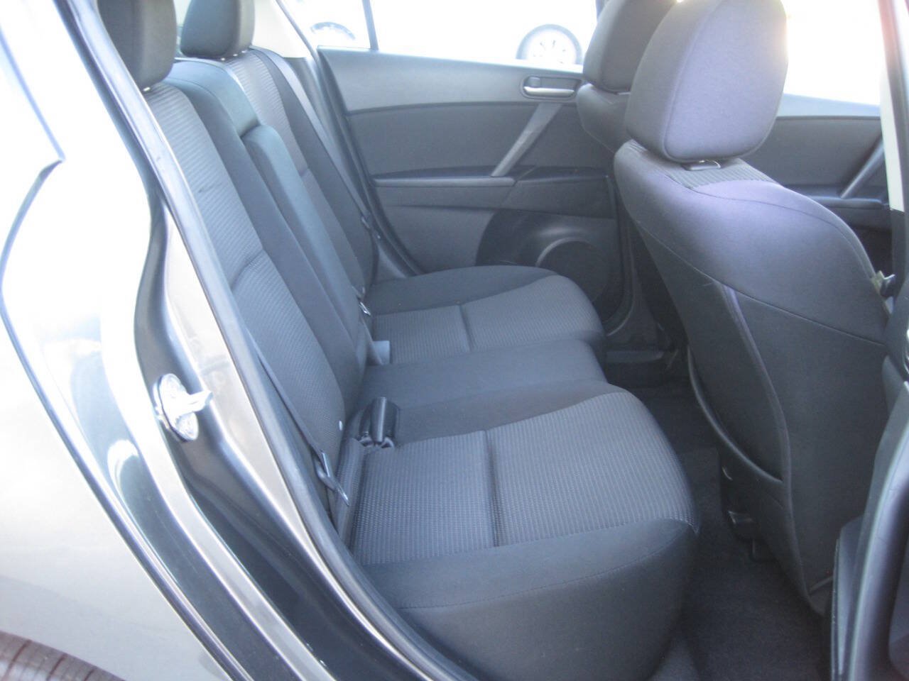 Used 2013 MAZDA MAZDA3 i Touring FWD image 30