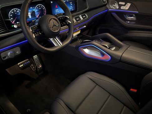 New 2026 Mercedes-Benz GLS 450 4MATIC image 9