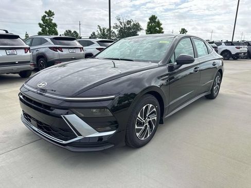 New 2026 Hyundai Sonata Blue FWD image 4