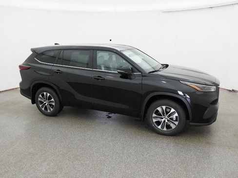 New 2026 Toyota Highlander XLE AWD/4WD image 5