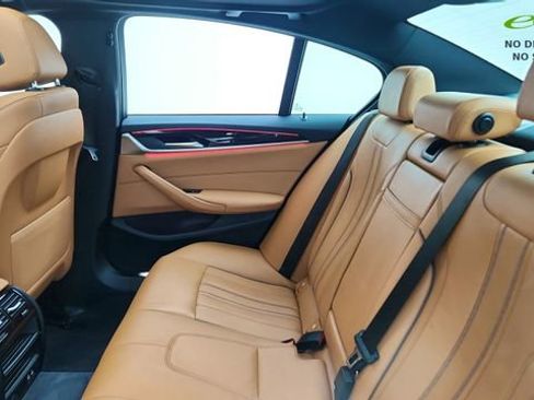 Used 2021 BMW 530i w/ Convenience Package RWD image 29