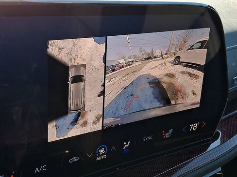 Used 2024 Chevrolet Traverse Z71 w/ Enhanced Driving Package image 20