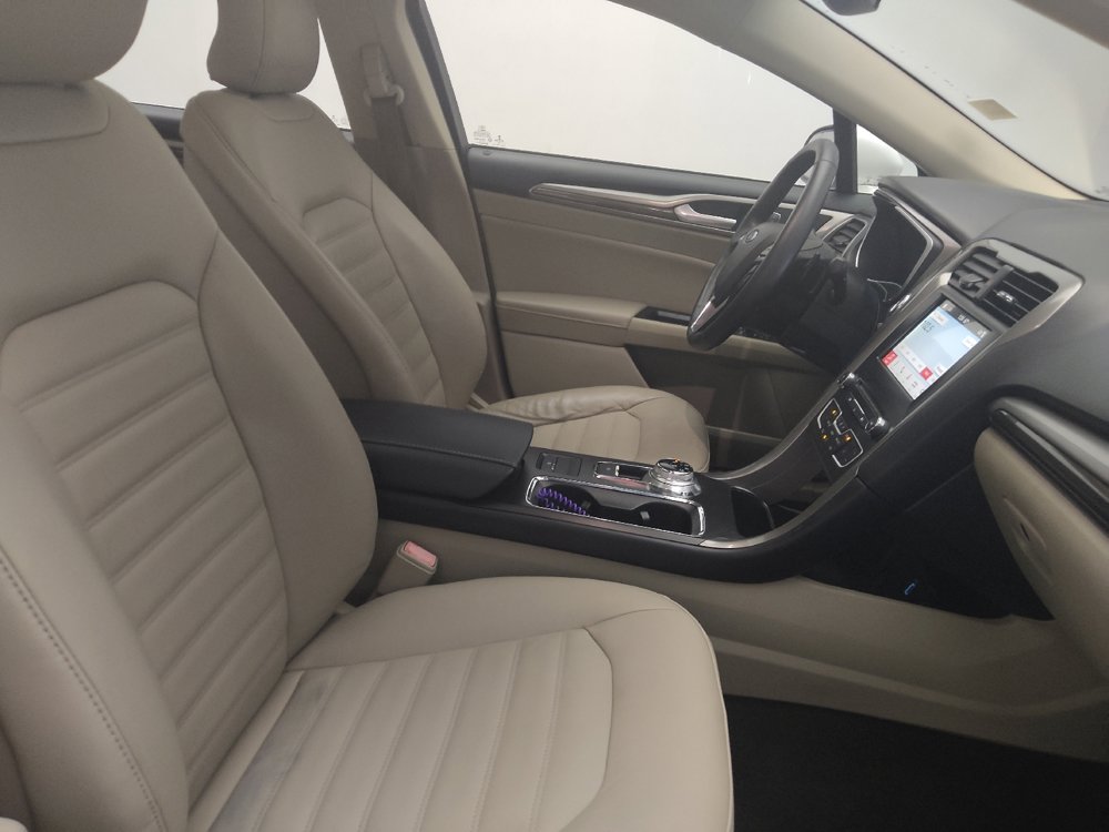 Used 2018 Ford Fusion SE w/ Fusion SE Technology Package FWD image 21