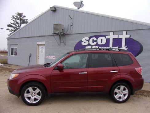 Used 2010 Subaru Forester 2.5X Premium image 1