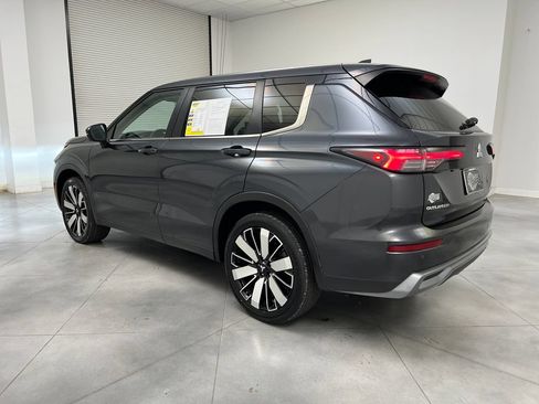 Used 2025 Mitsubishi Outlander SE AWD/4WD image 6