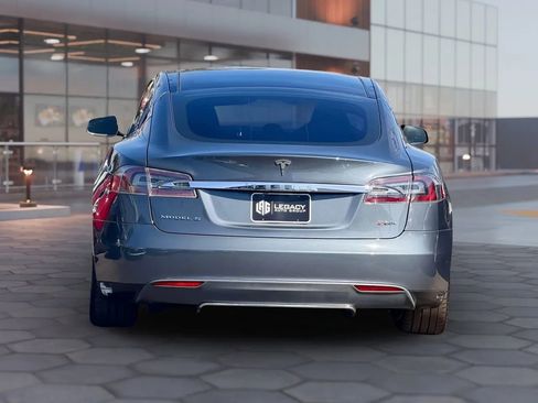 Used 2013 Tesla Model S Performance image 2