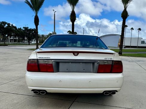 Used 2003 Cadillac Seville STS w/ Preferred Equipment Group image 4