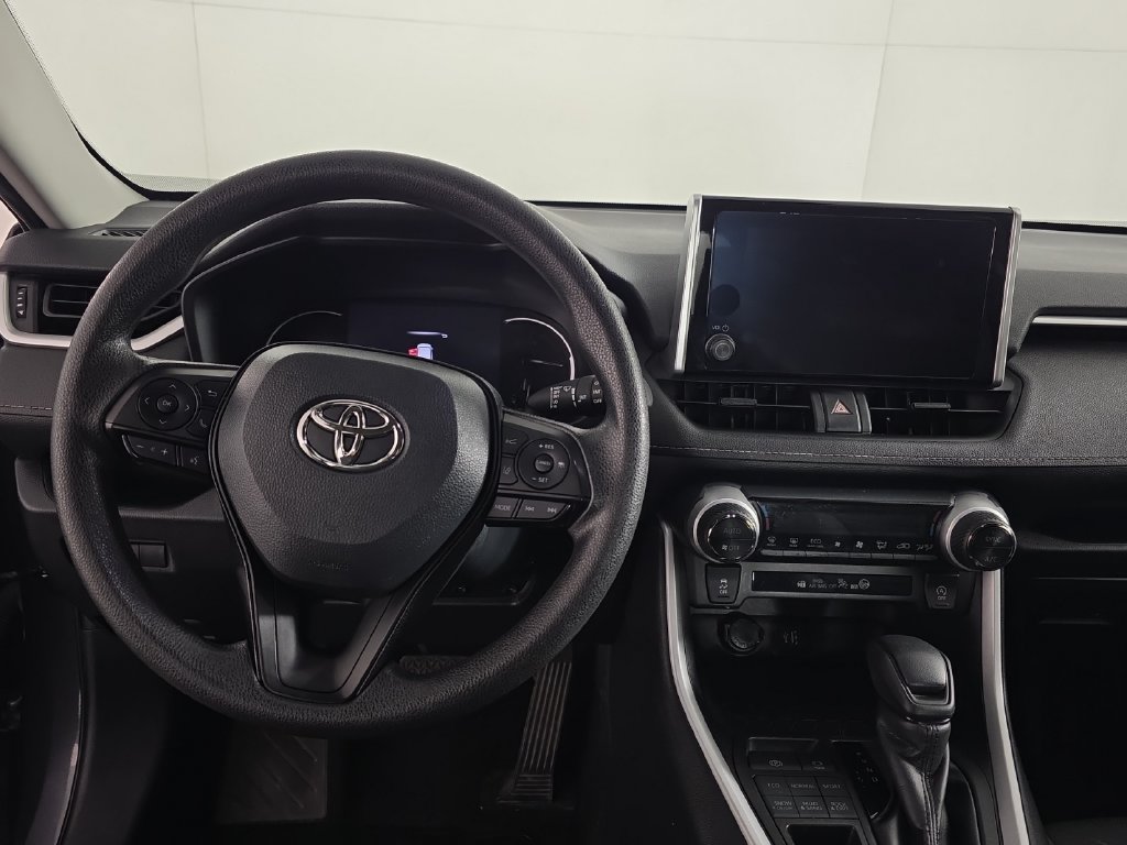 Used 2024 Toyota RAV4 XLE AWD/4WD image 12