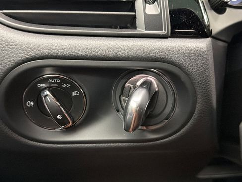 New 2026 Porsche Macan image 17